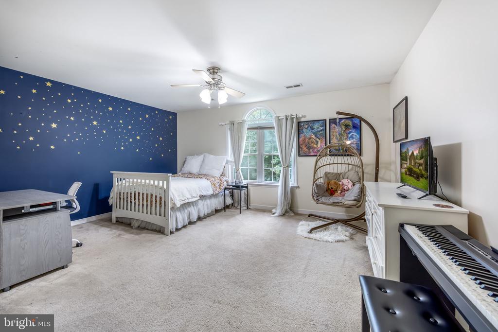 270 TELEGRAPH ROAD