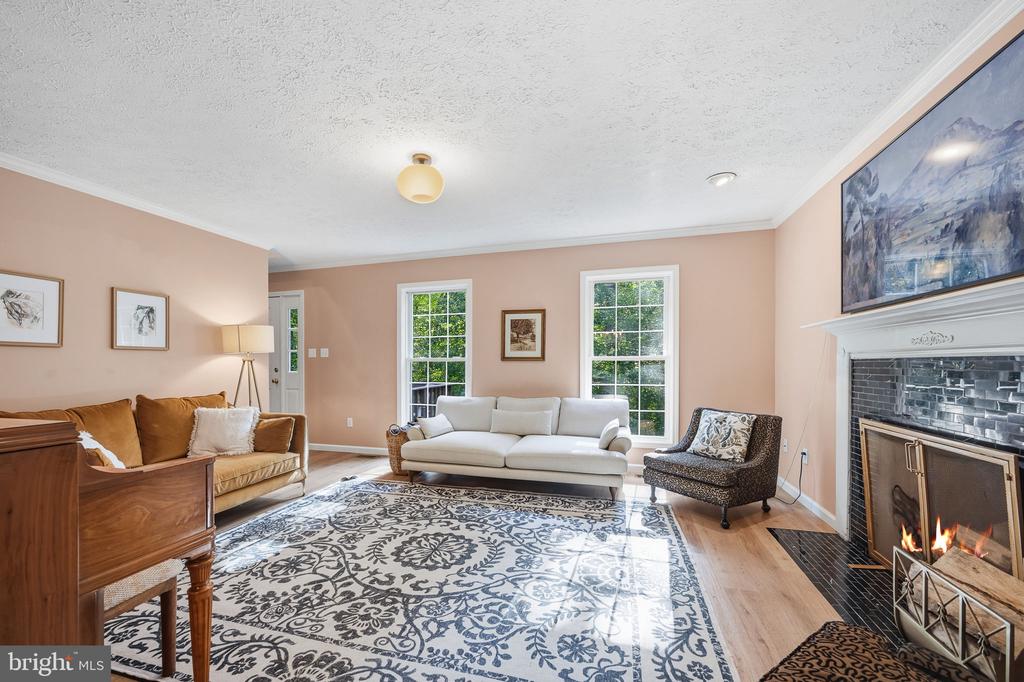 11 COBBLESTONE WAY