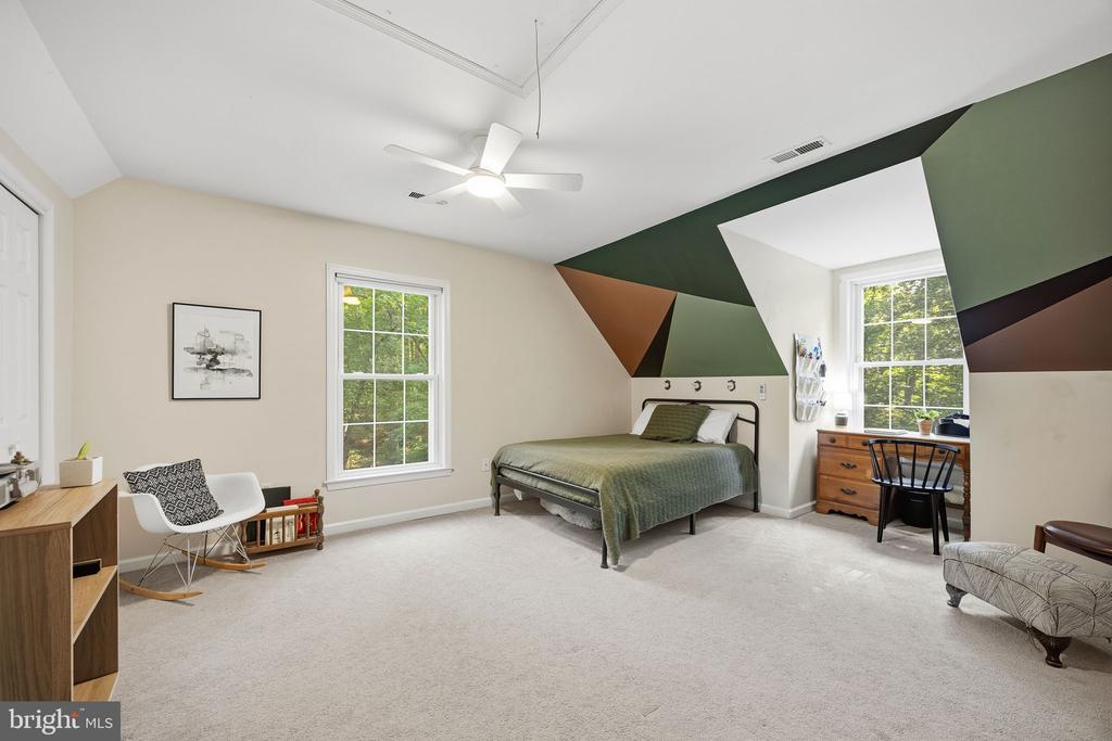 11 COBBLESTONE WAY