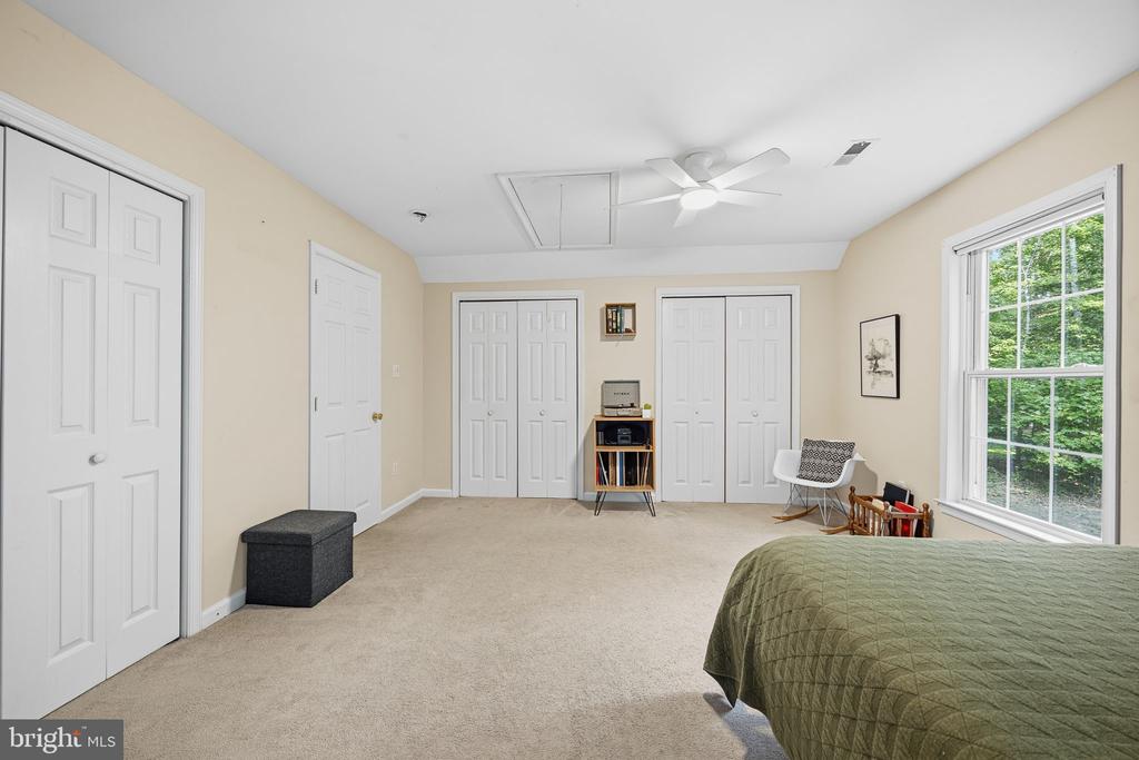 11 COBBLESTONE WAY