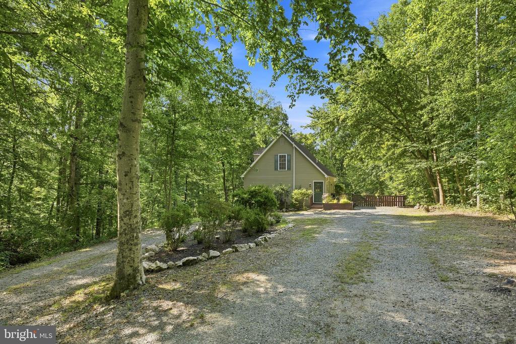 11 COBBLESTONE WAY