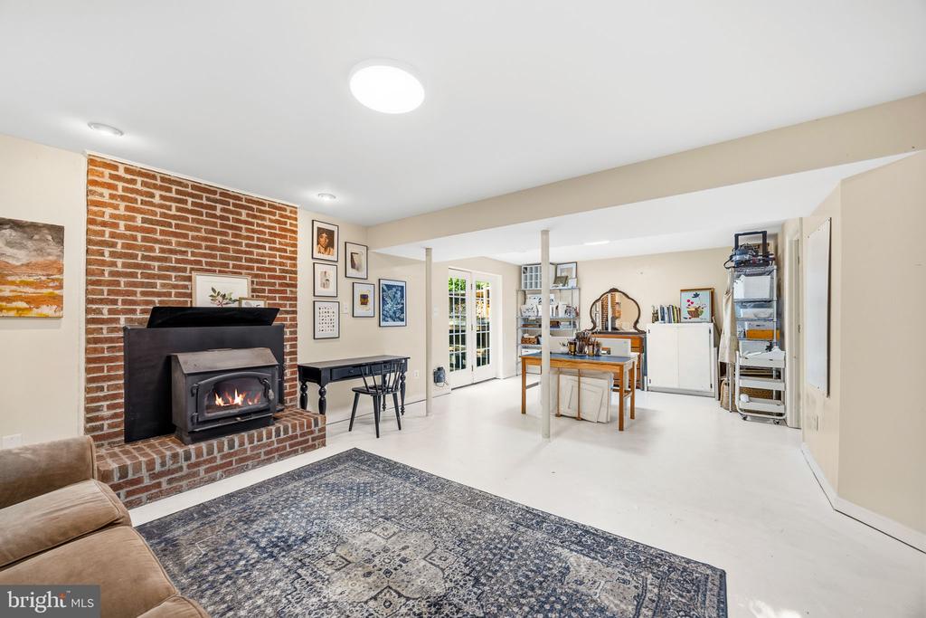 11 COBBLESTONE WAY