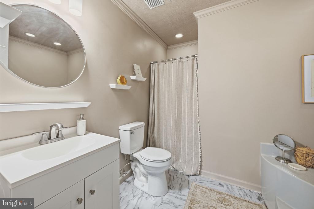 11 COBBLESTONE WAY