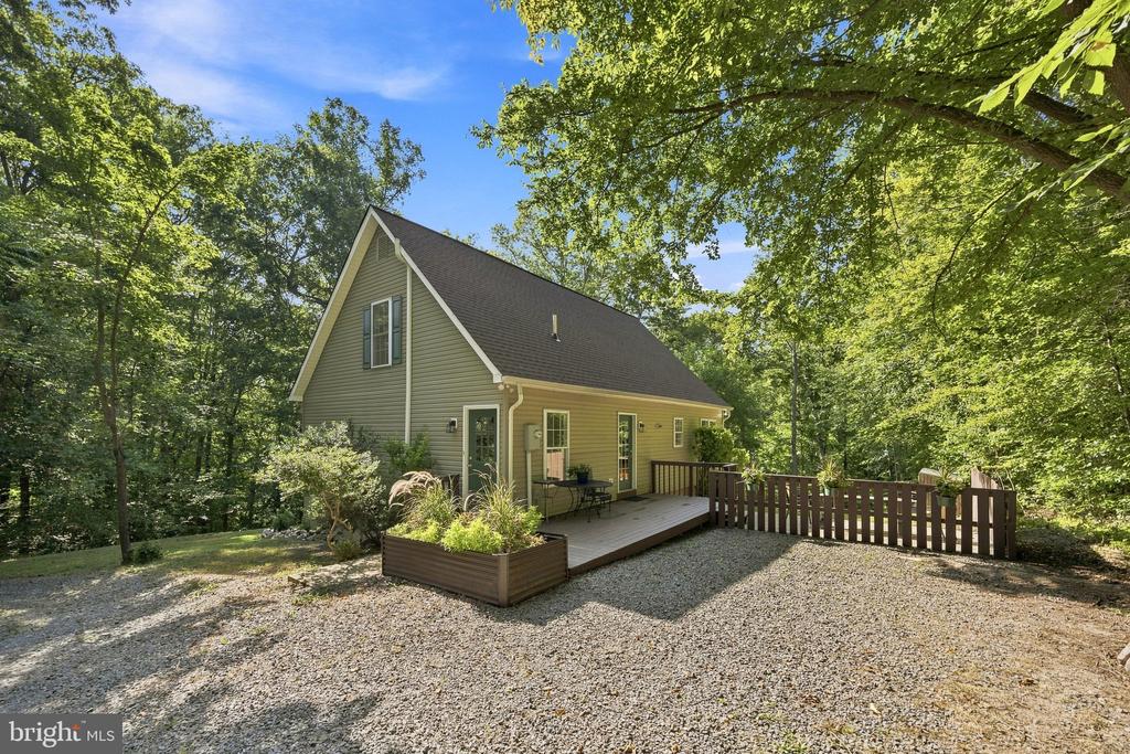 11 COBBLESTONE WAY