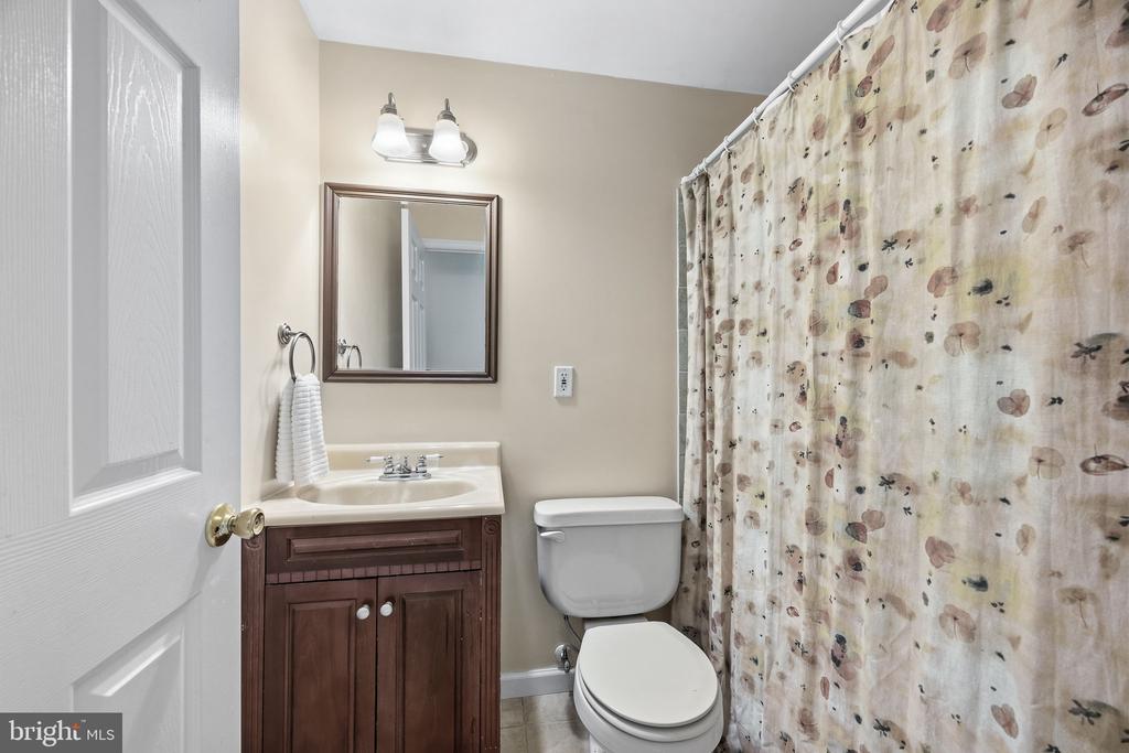 11 COBBLESTONE WAY