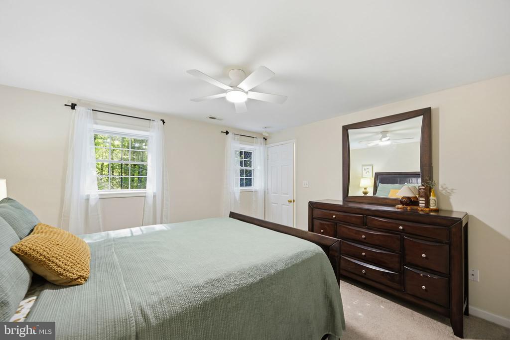 11 COBBLESTONE WAY