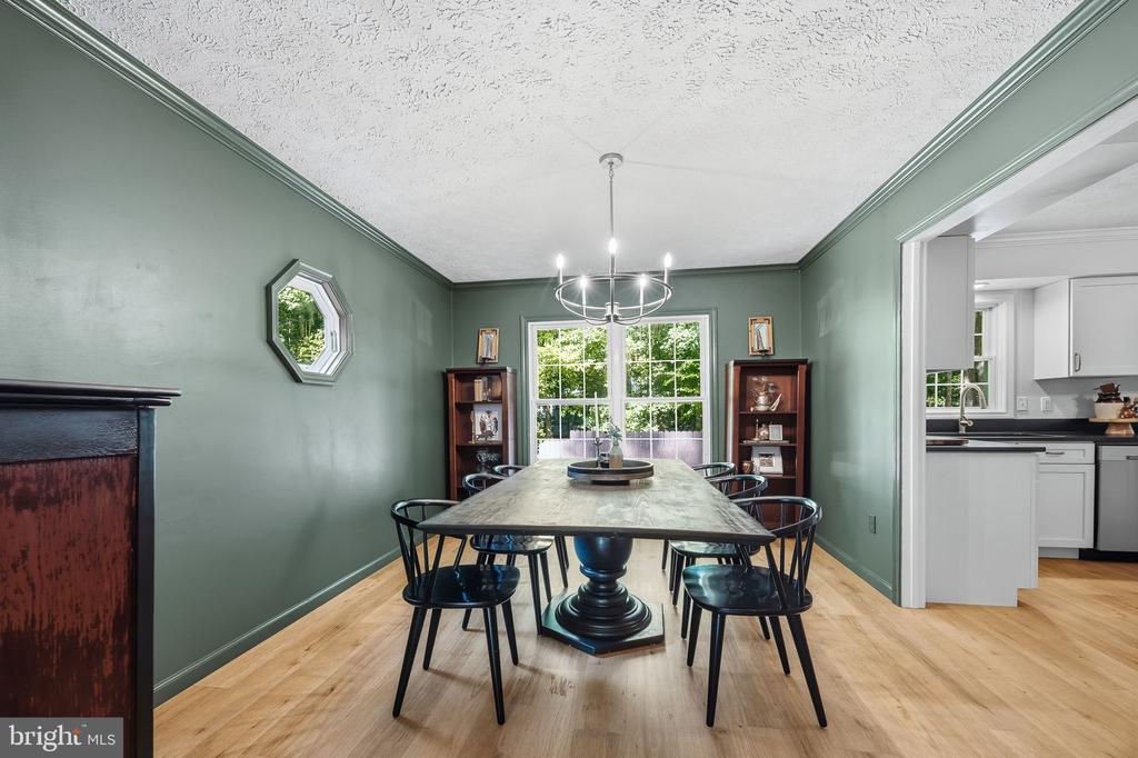 11 COBBLESTONE WAY