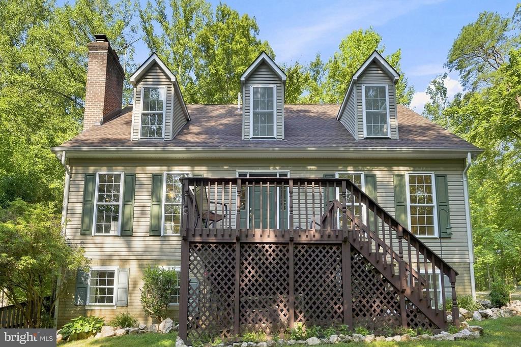 11 COBBLESTONE WAY