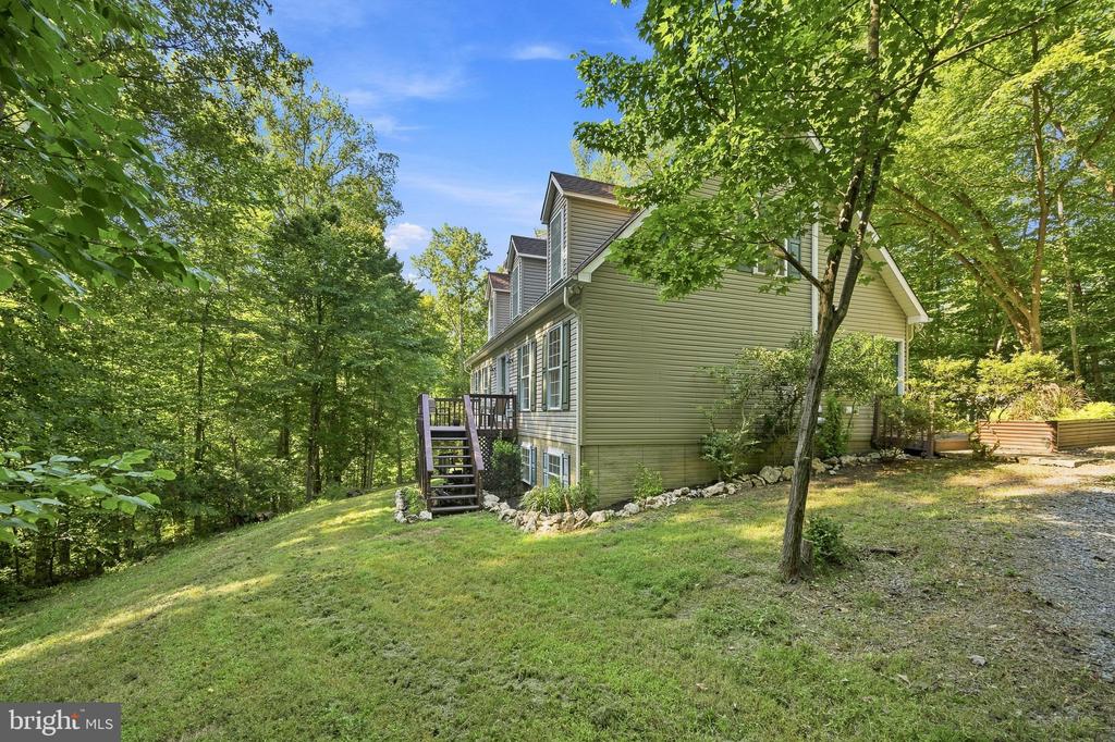 11 COBBLESTONE WAY