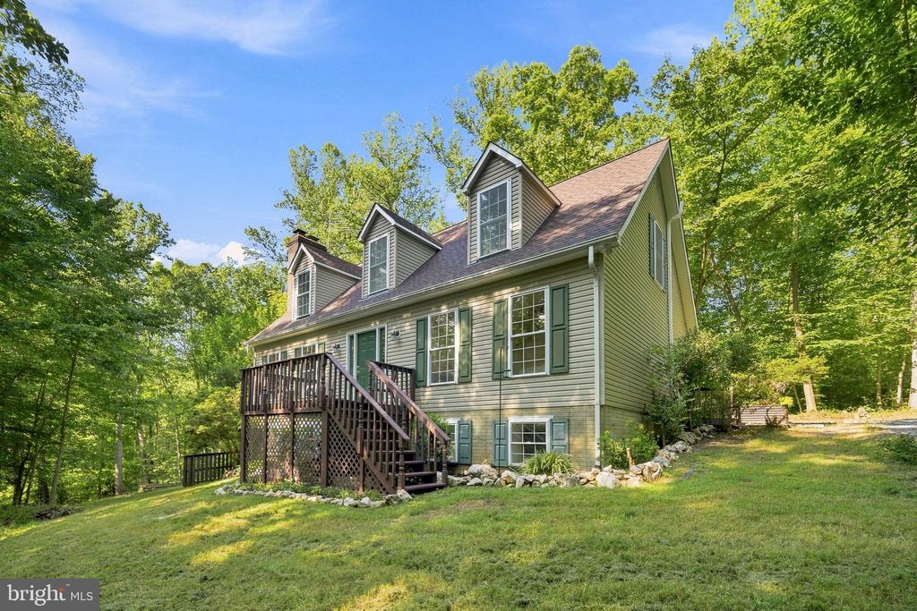 11 COBBLESTONE WAY