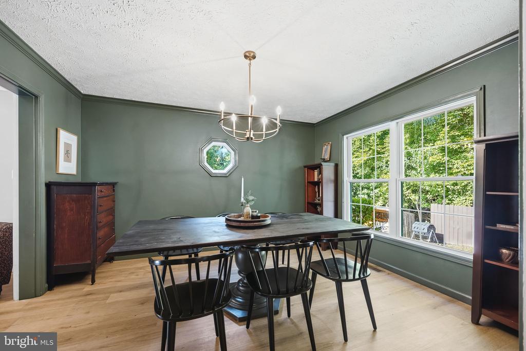 11 COBBLESTONE WAY