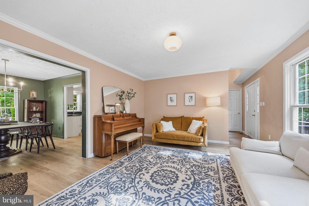 11 COBBLESTONE WAY