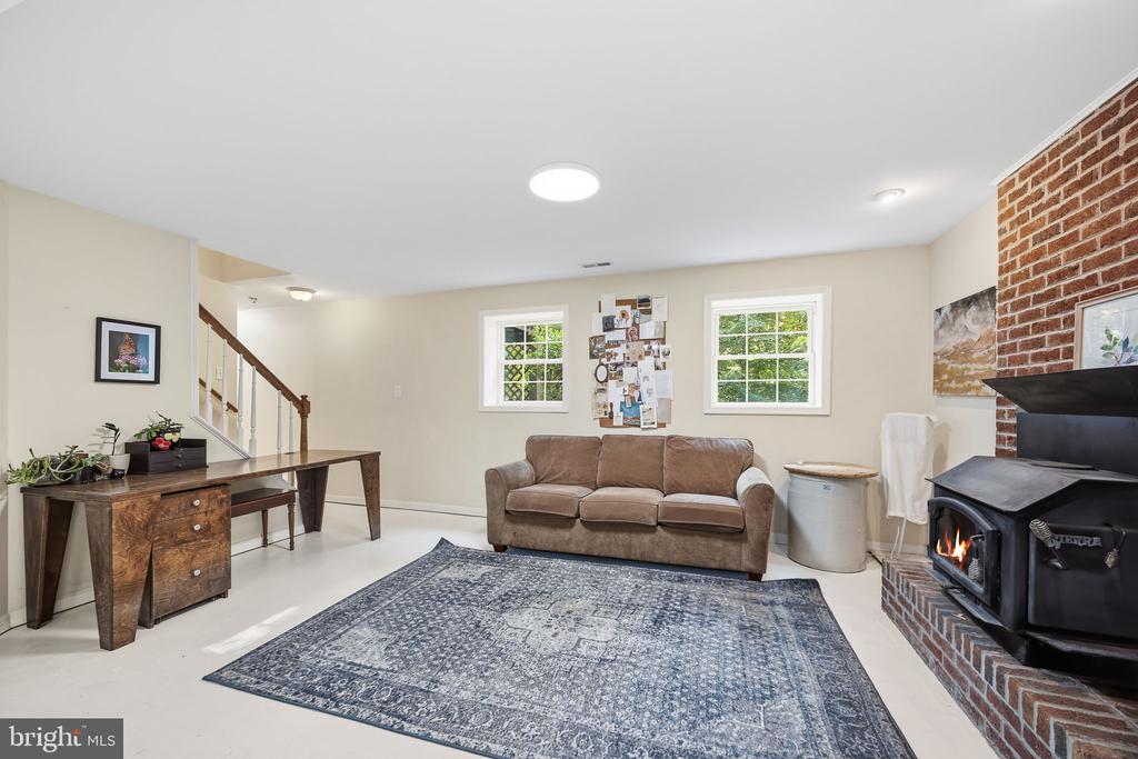 11 COBBLESTONE WAY
