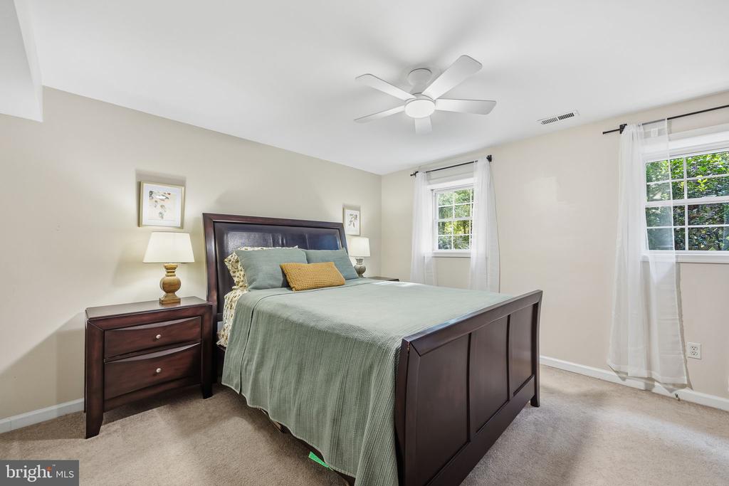 11 COBBLESTONE WAY