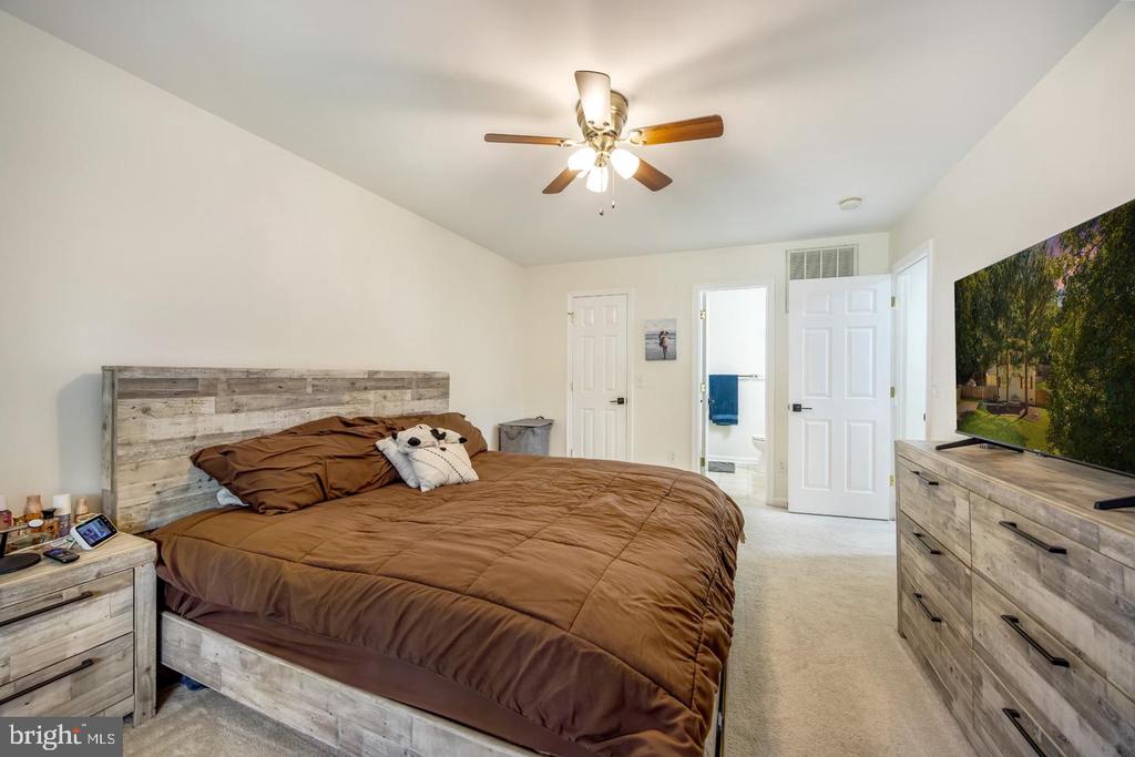 36 PLUMOSA DRIVE