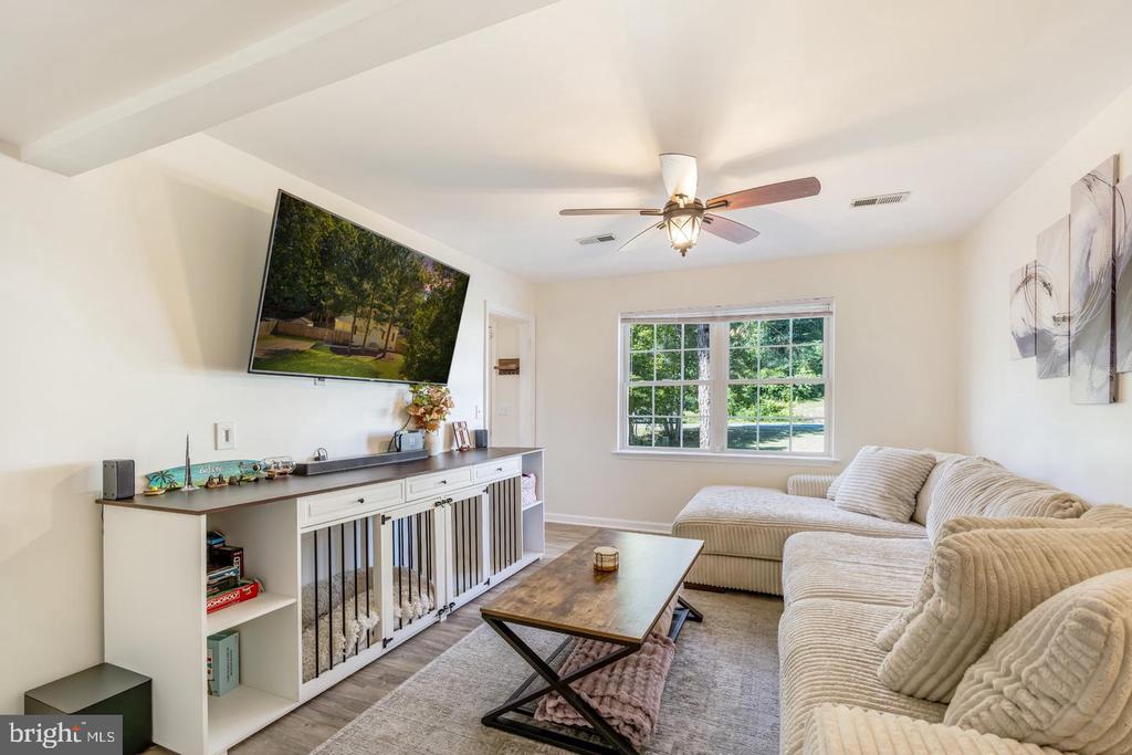 36 PLUMOSA DRIVE