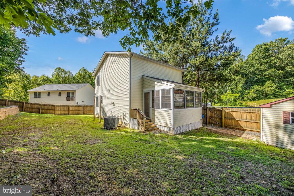36 PLUMOSA DRIVE