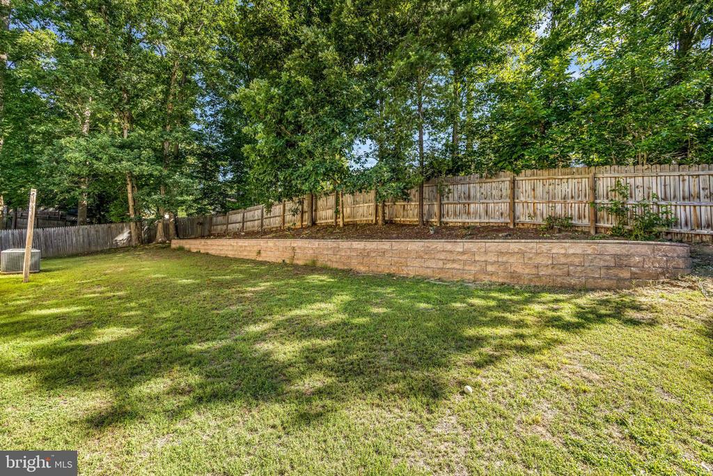 36 PLUMOSA DRIVE