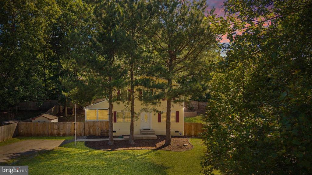 36 PLUMOSA DRIVE