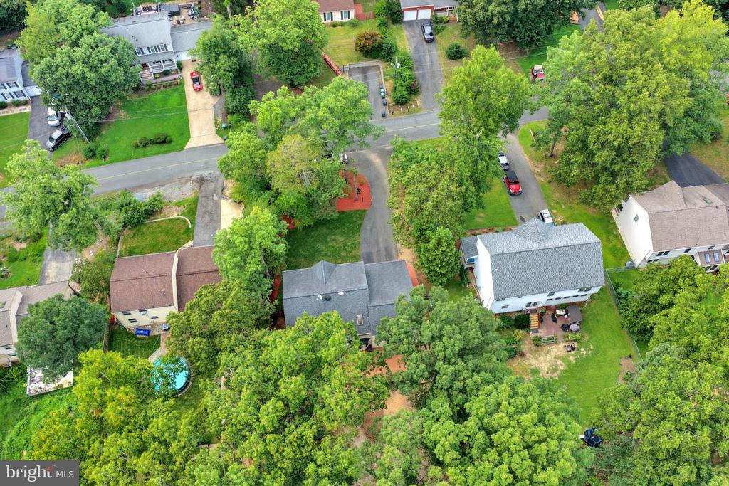2011 VICTORIA DRIVE