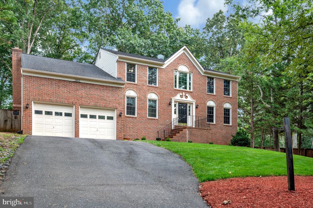 2011 VICTORIA DRIVE