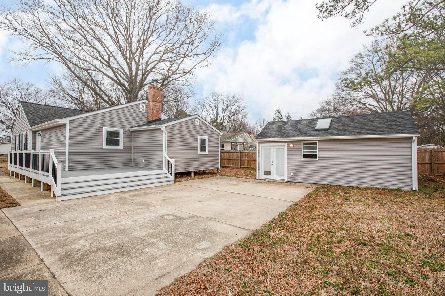 118 Mimosa AVENUE