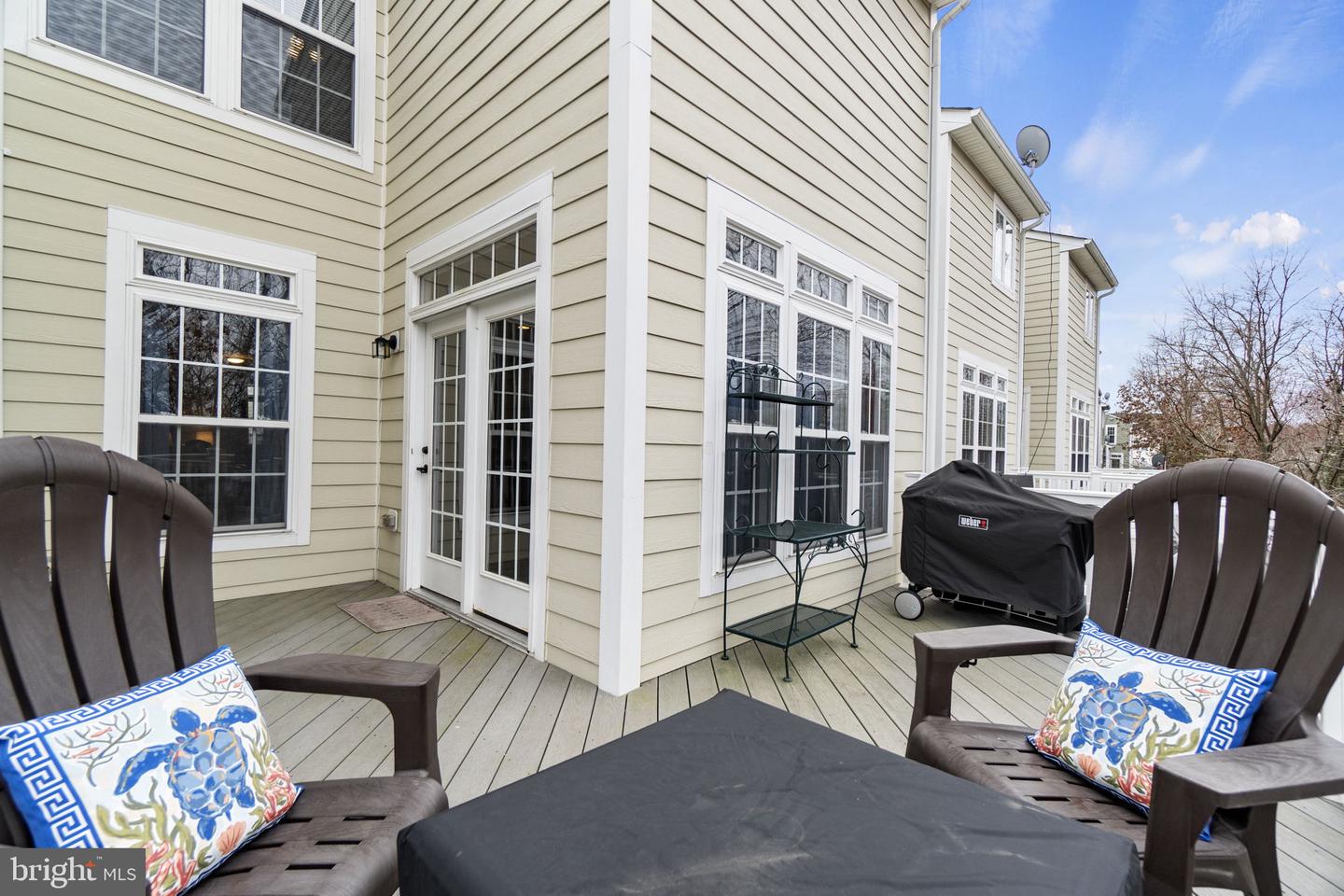 305 Monroe Point Dr.