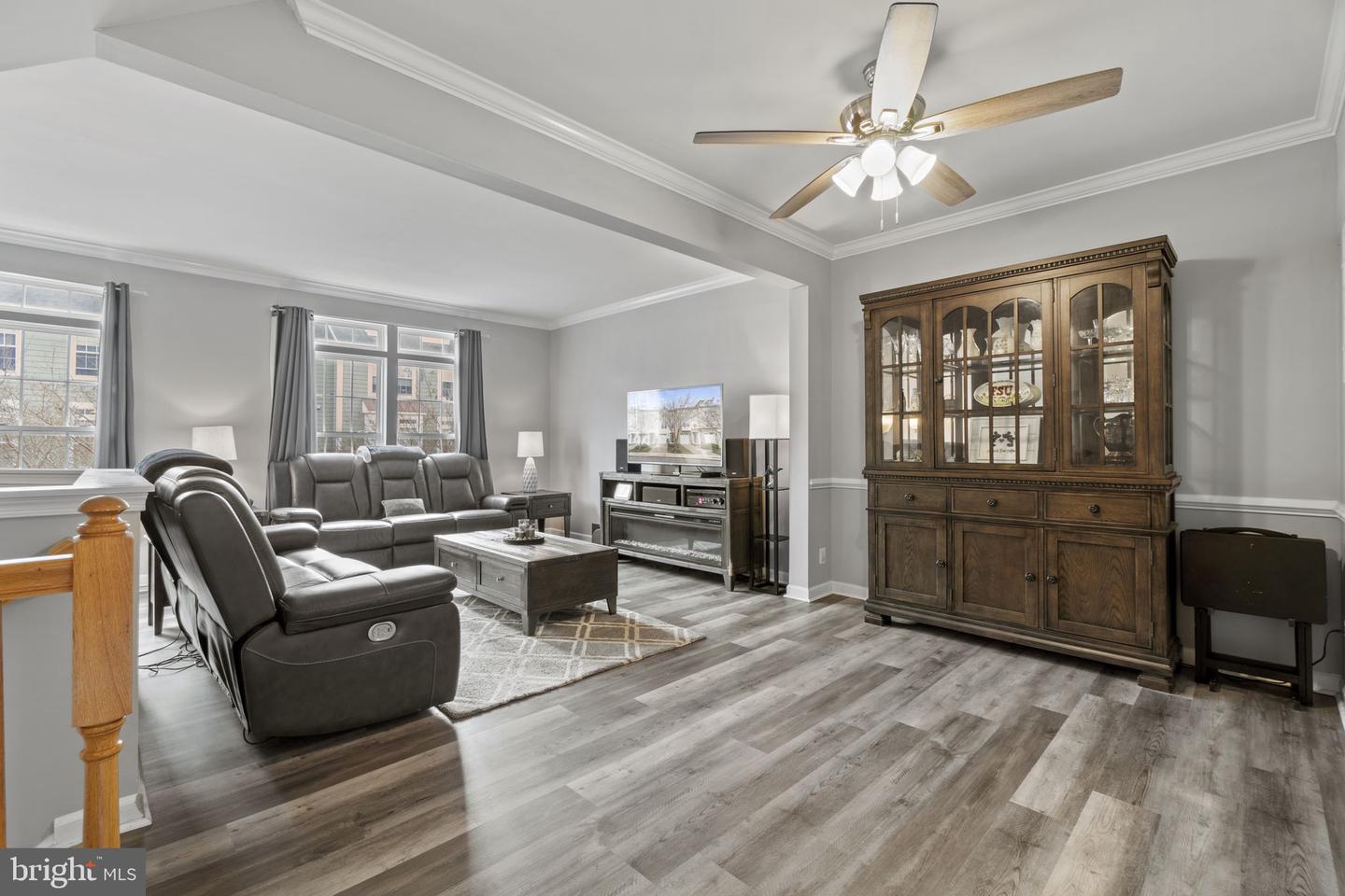 305 Monroe Point Dr.