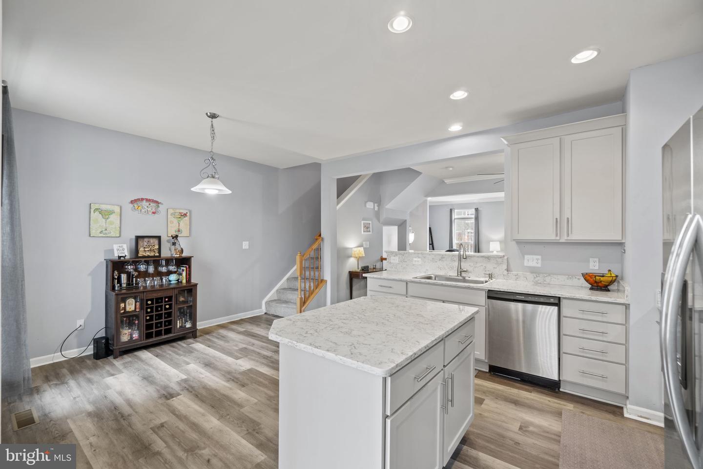 305 Monroe Point Dr.
