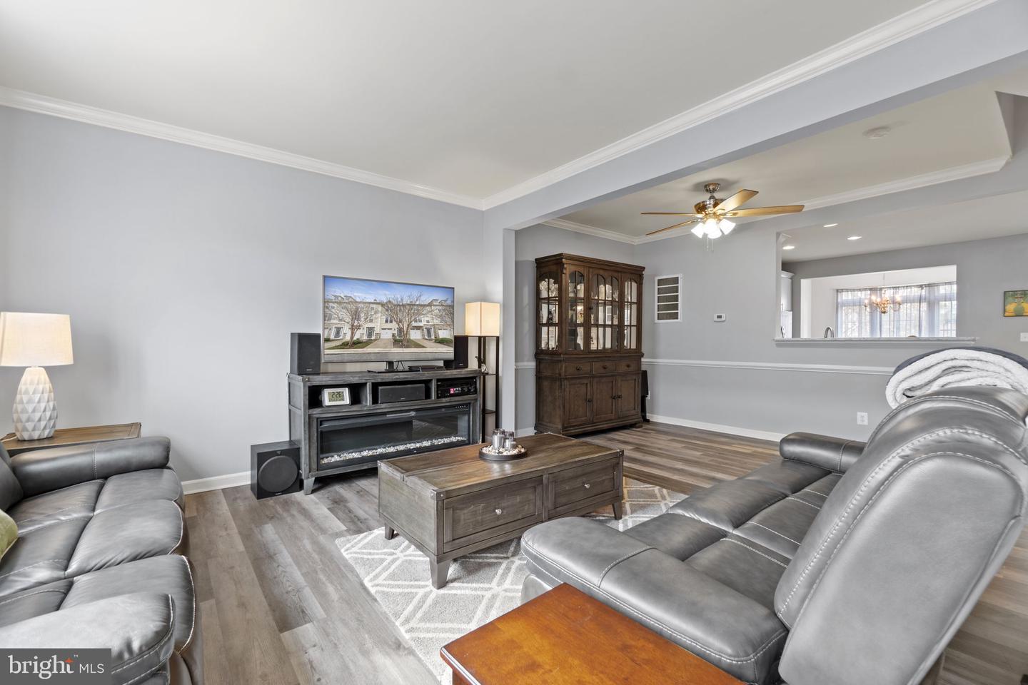 305 Monroe Point Dr.