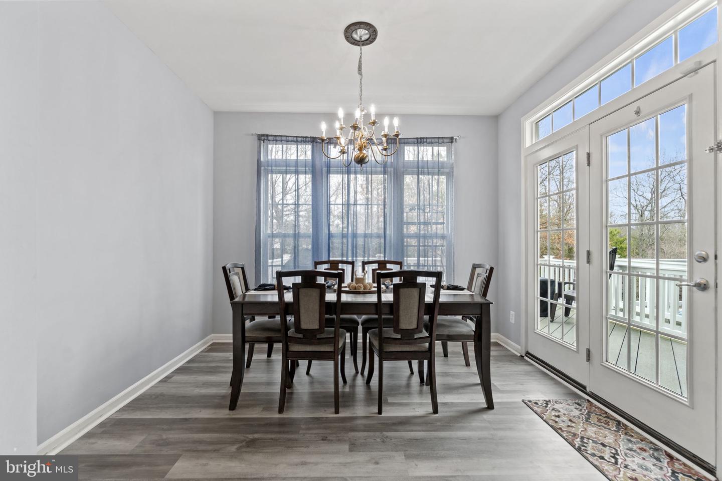 305 Monroe Point Dr.