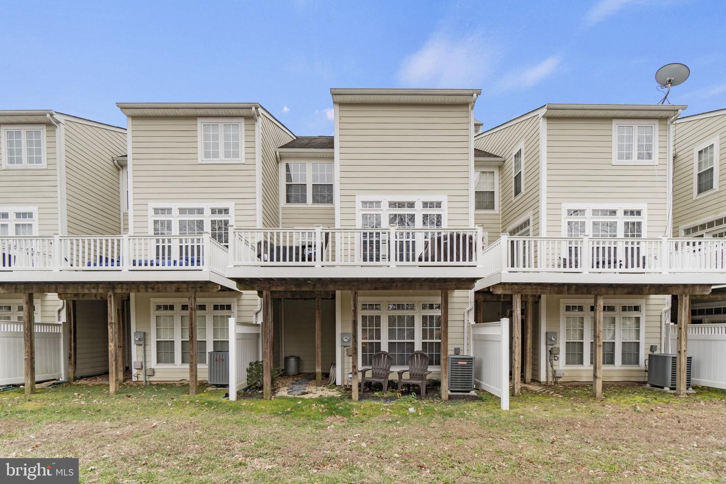 305 Monroe Point Dr.