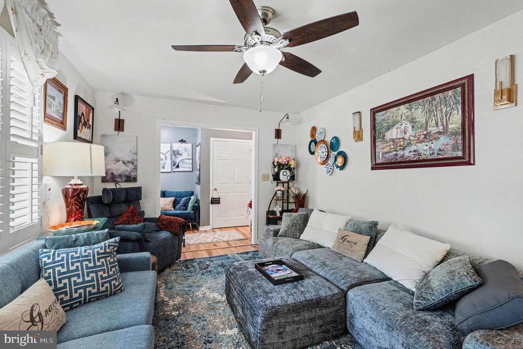 87 CEDAR LANE