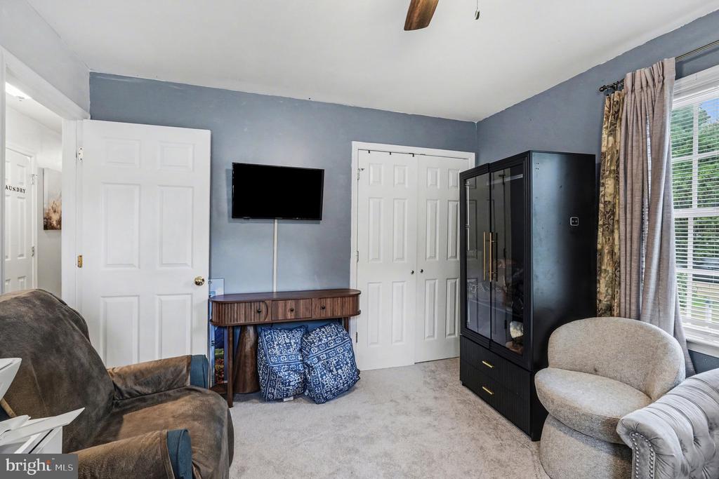 87 CEDAR LANE