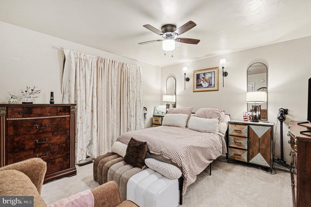 87 CEDAR LANE