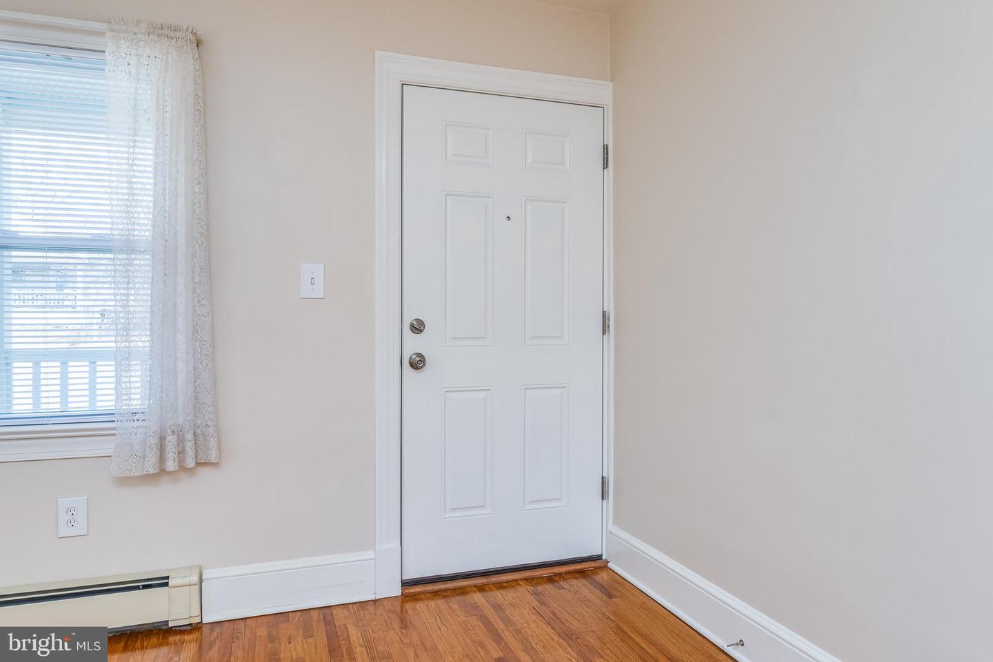 1123 Woodland AVENUE