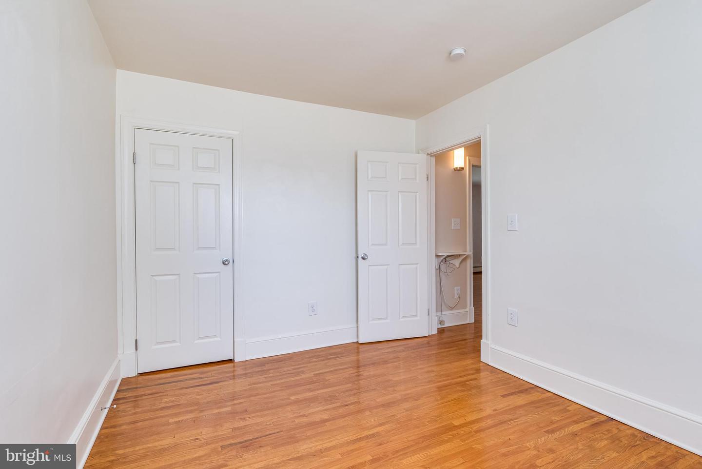 1123 Woodland AVENUE