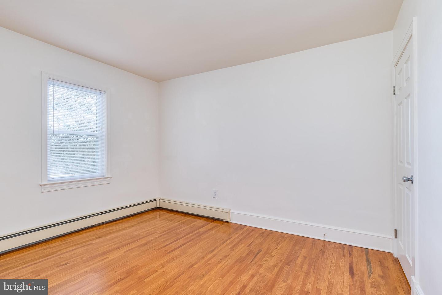 1123 Woodland AVENUE