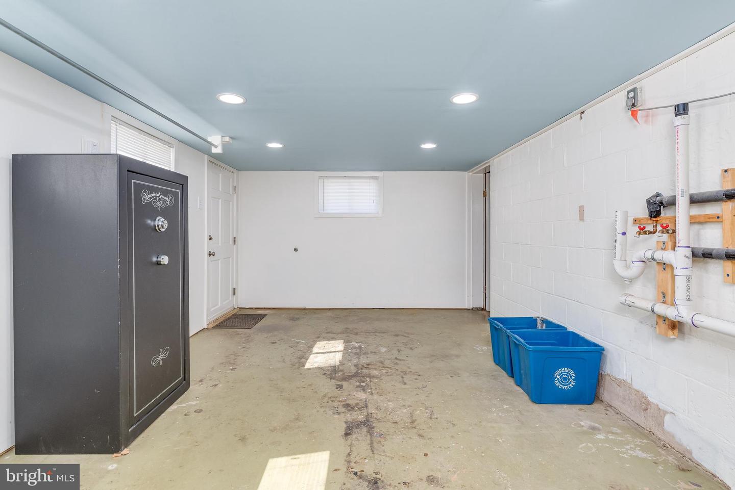 1123 Woodland AVENUE