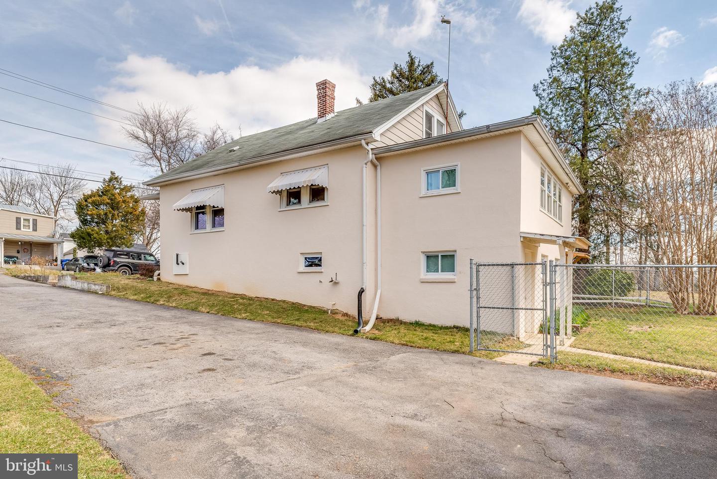 1123 Woodland AVENUE