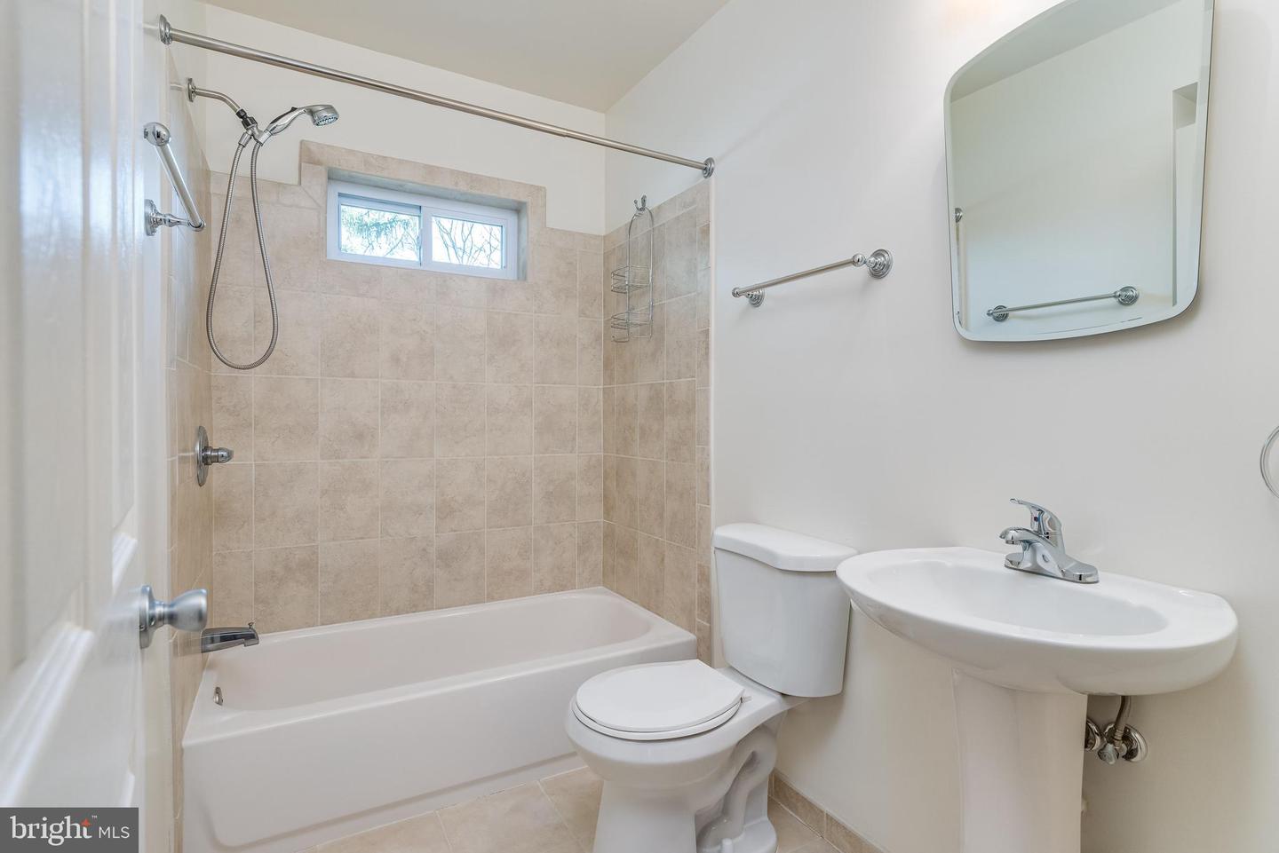 1123 Woodland AVENUE