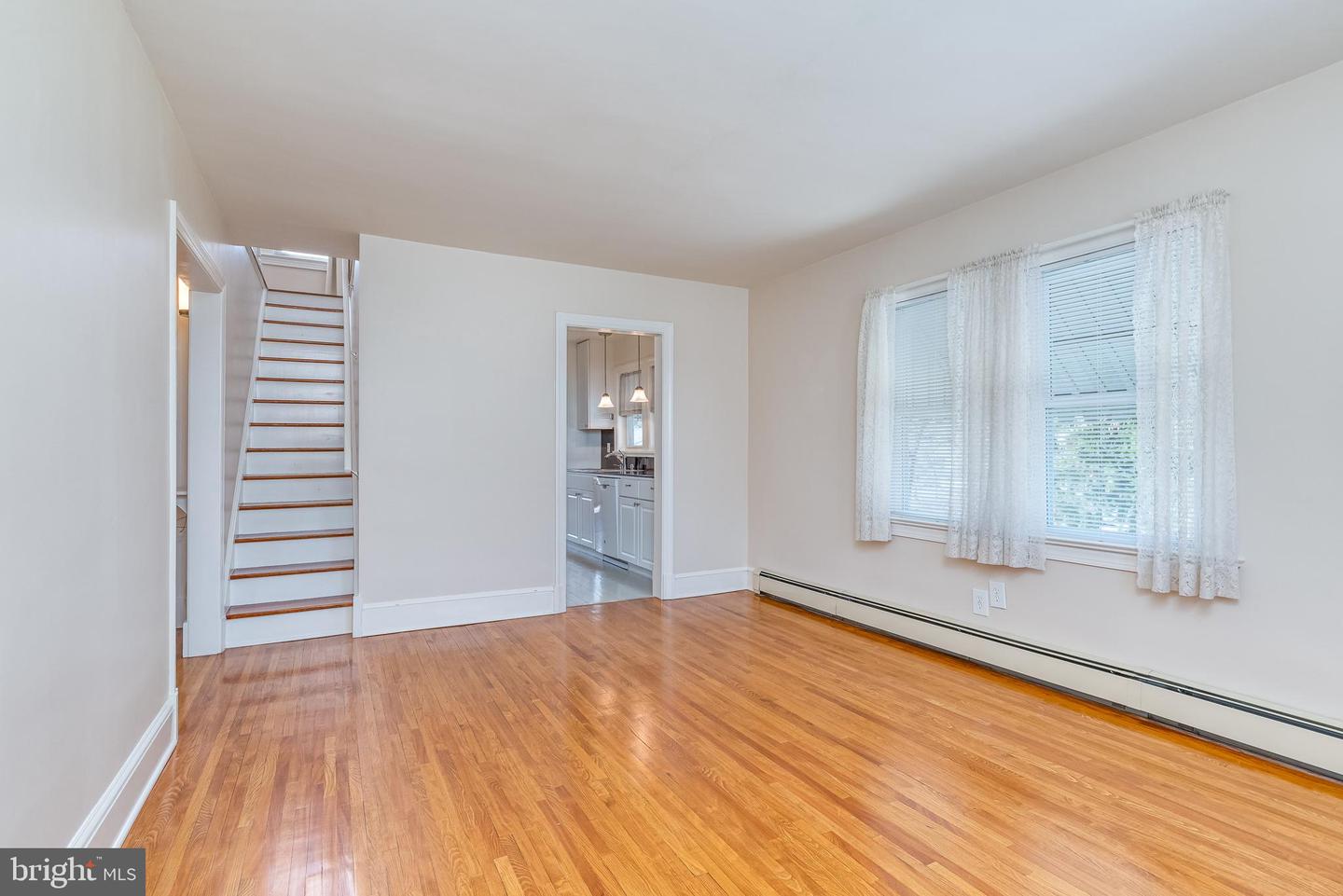 1123 Woodland AVENUE