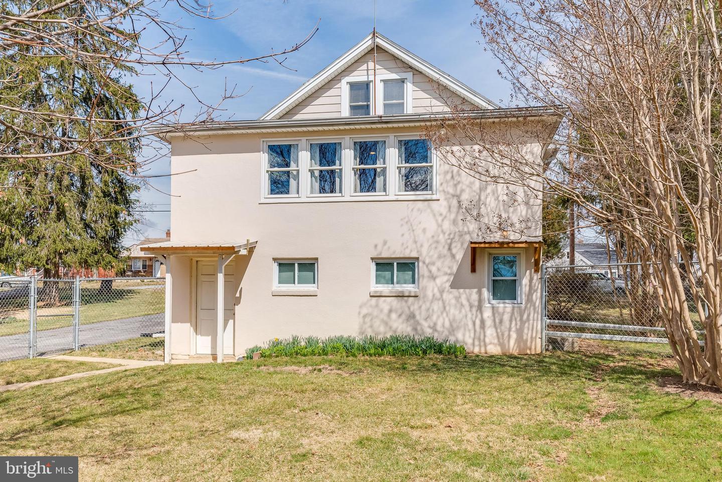 1123 Woodland AVENUE