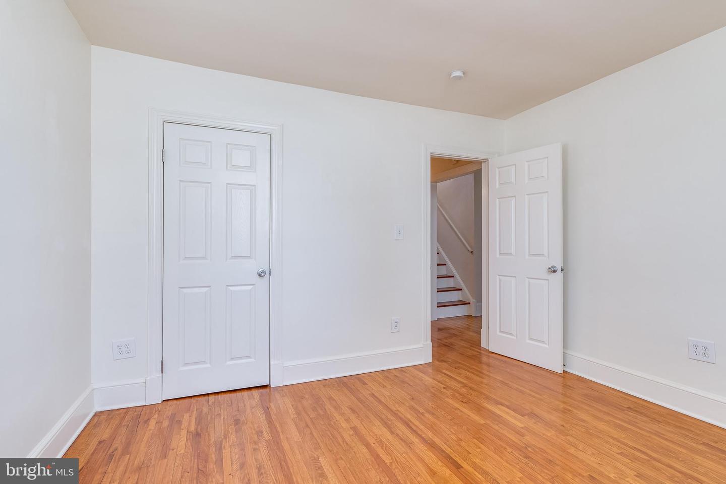 1123 Woodland AVENUE