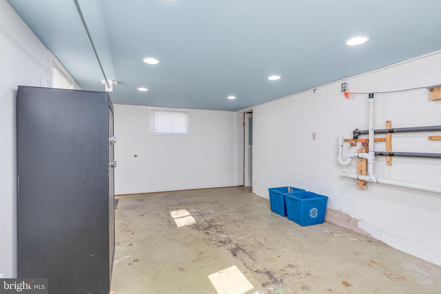 1123 Woodland AVENUE