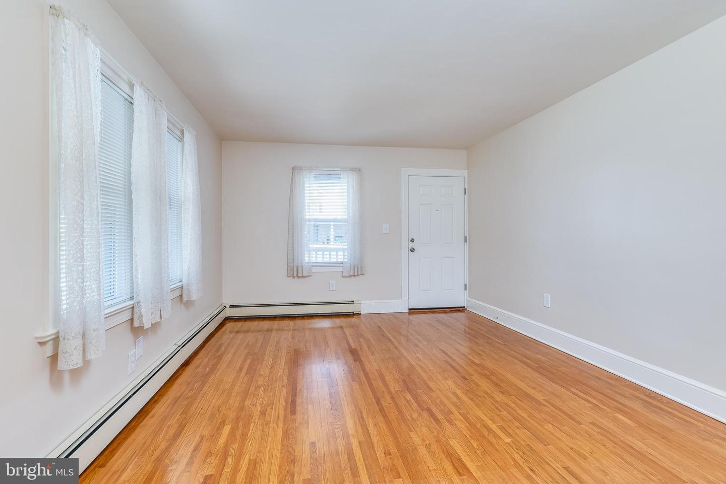 1123 Woodland AVENUE