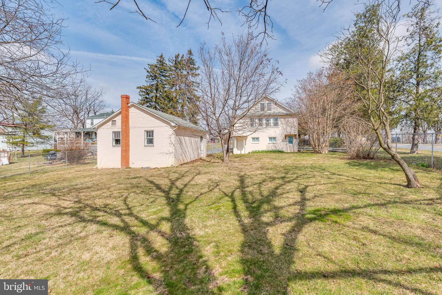 1123 Woodland AVENUE