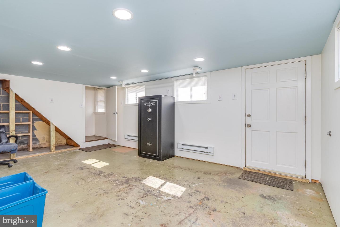 1123 Woodland AVENUE