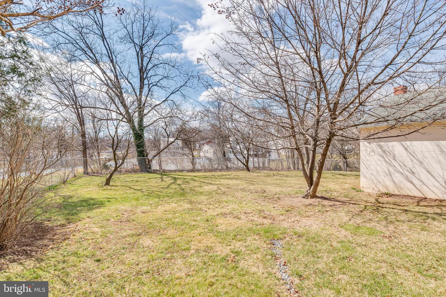1123 Woodland AVENUE