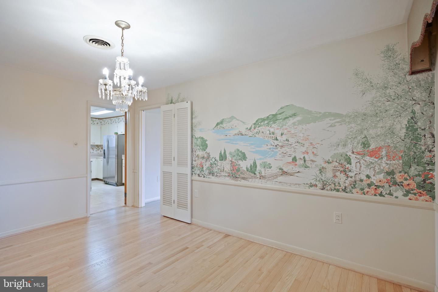 157 Lambden AVENUE